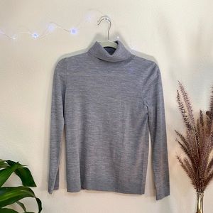 Banana Republic turtleneck grey sweater